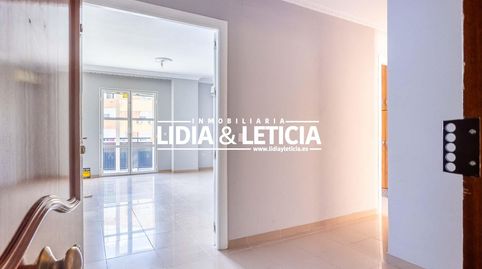 Foto 2 de Piso en venta en Calle Mar Rojo, La Paz, Alcalá de Guadaira