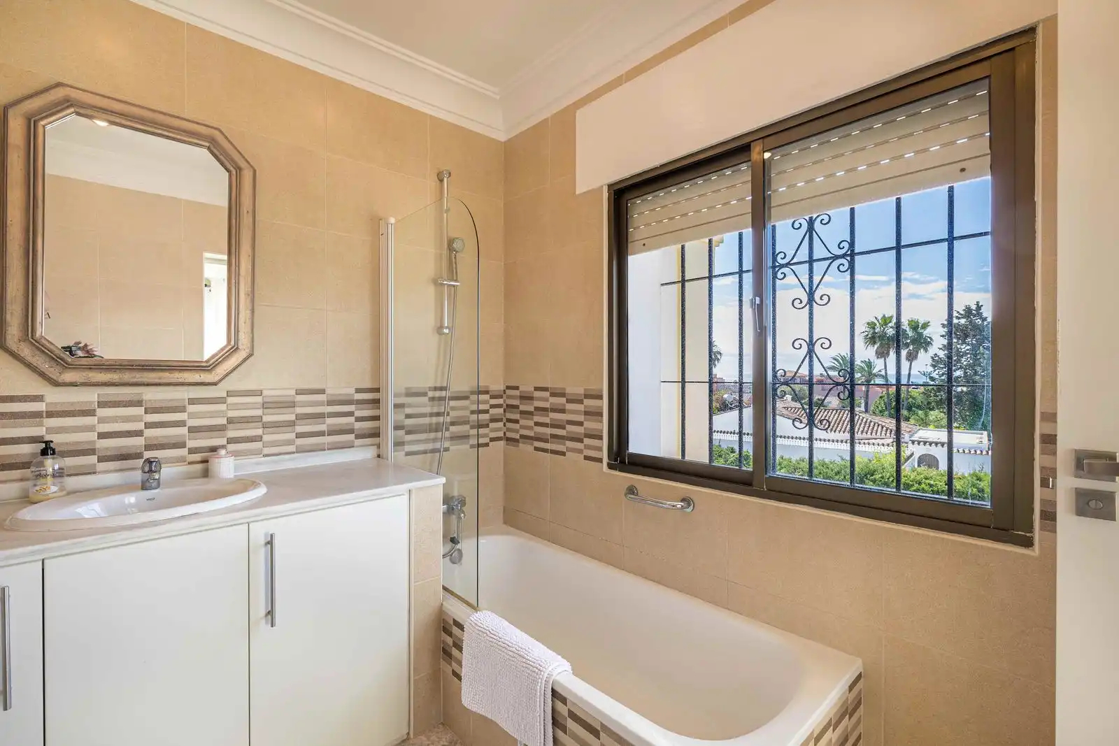 Bathroom of Detached homes for sale in Estepona  with Air Conditioner and Terrace