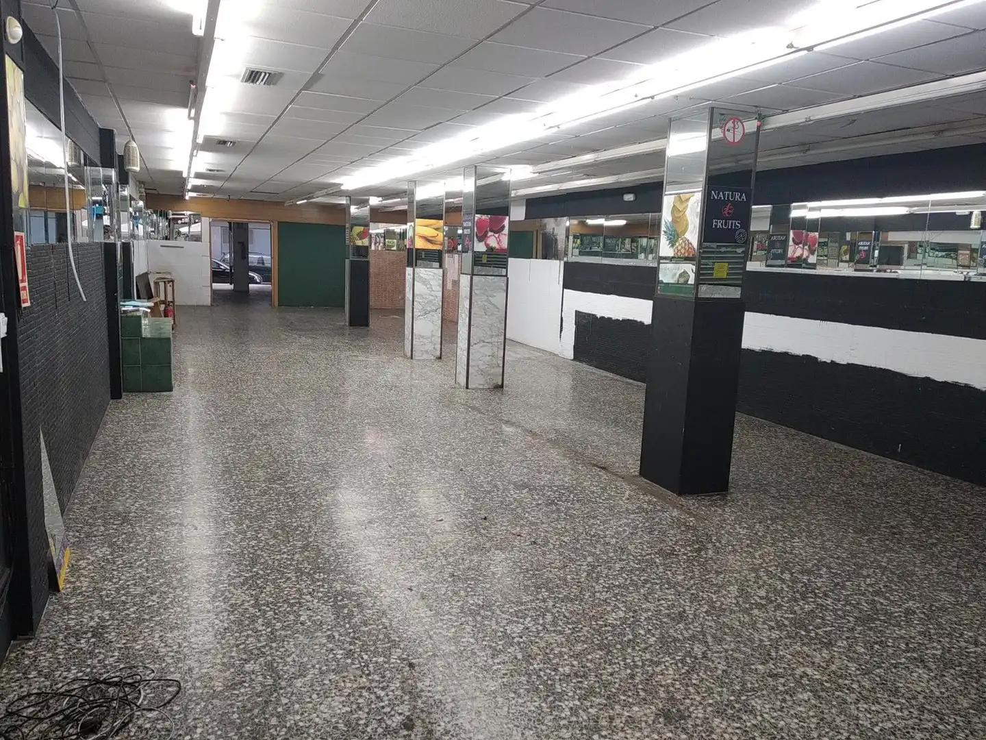 Local comercial en alquiler en Passeig Maragall, imagen 2