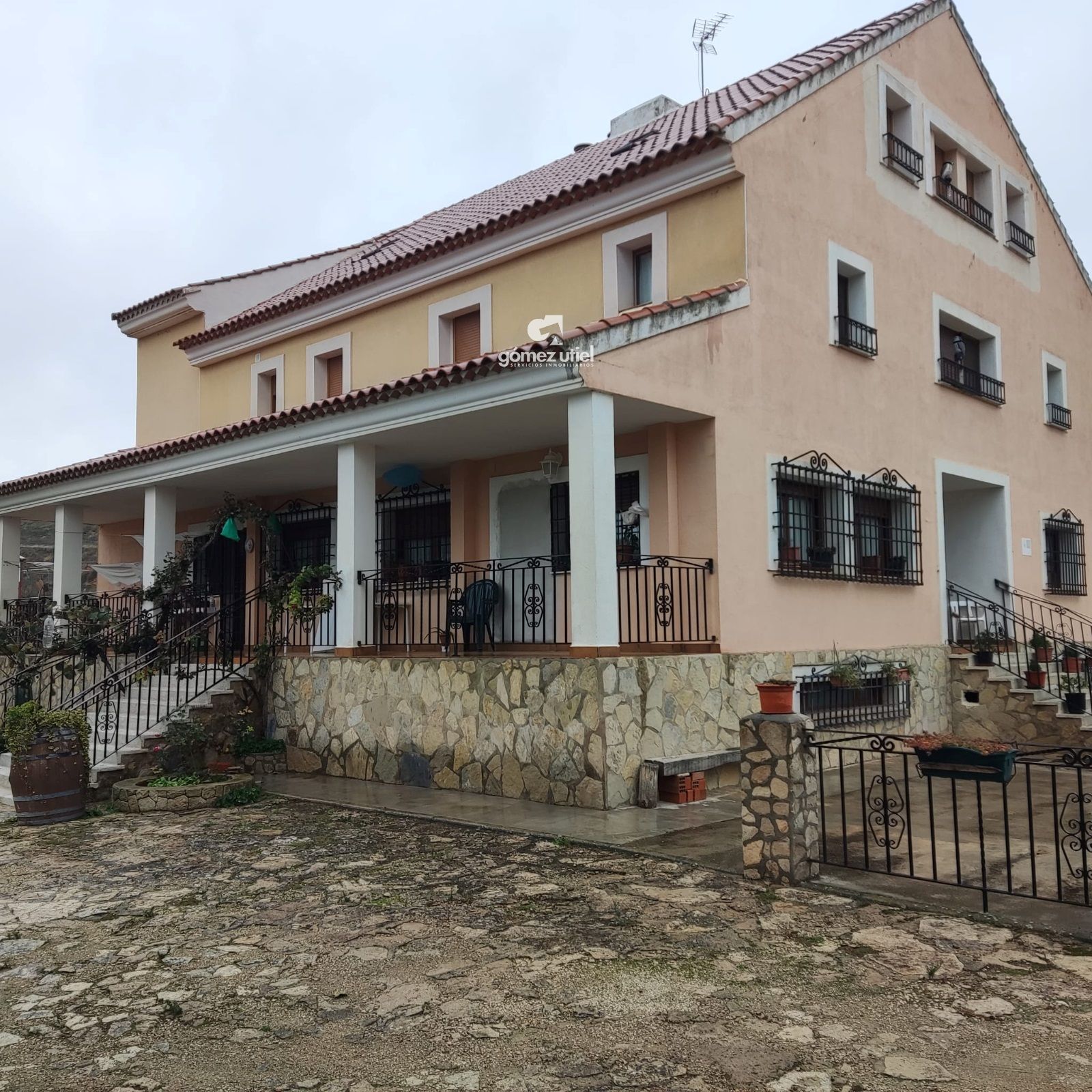 Exterior view of Building for sale in Cañaveras