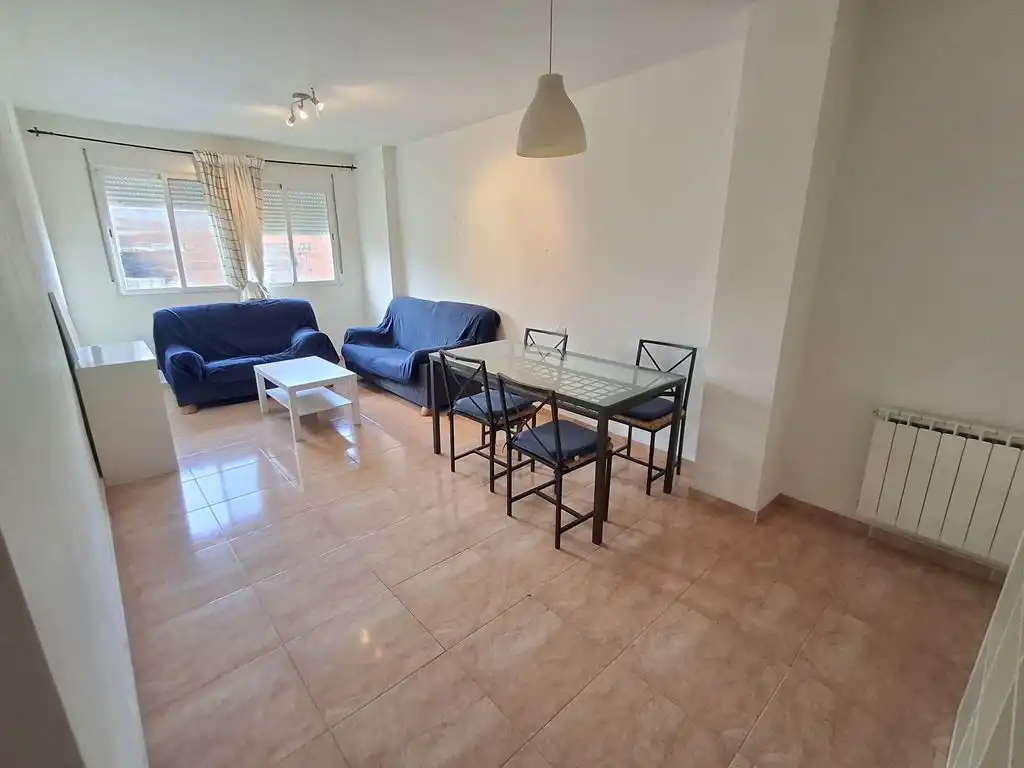 Sala de estar de Piso en venta en La Roda con Calefacción, Trastero y Balcón