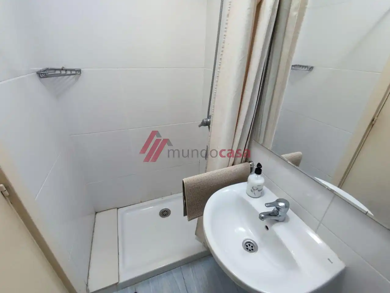 Badezimmer von Wohnung zur Miete in Ferrol mit Terrasse und Möbliert