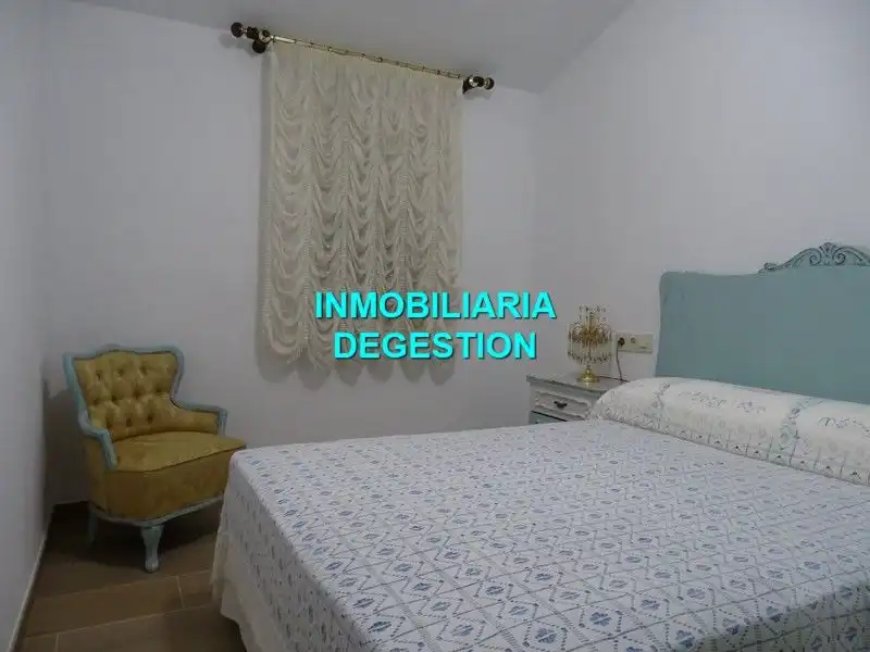 Schlafzimmer von Einfamilien-Reihenhaus zum Verkauf in Lupión mit Klimaanlage, Terrasse und Möbliert