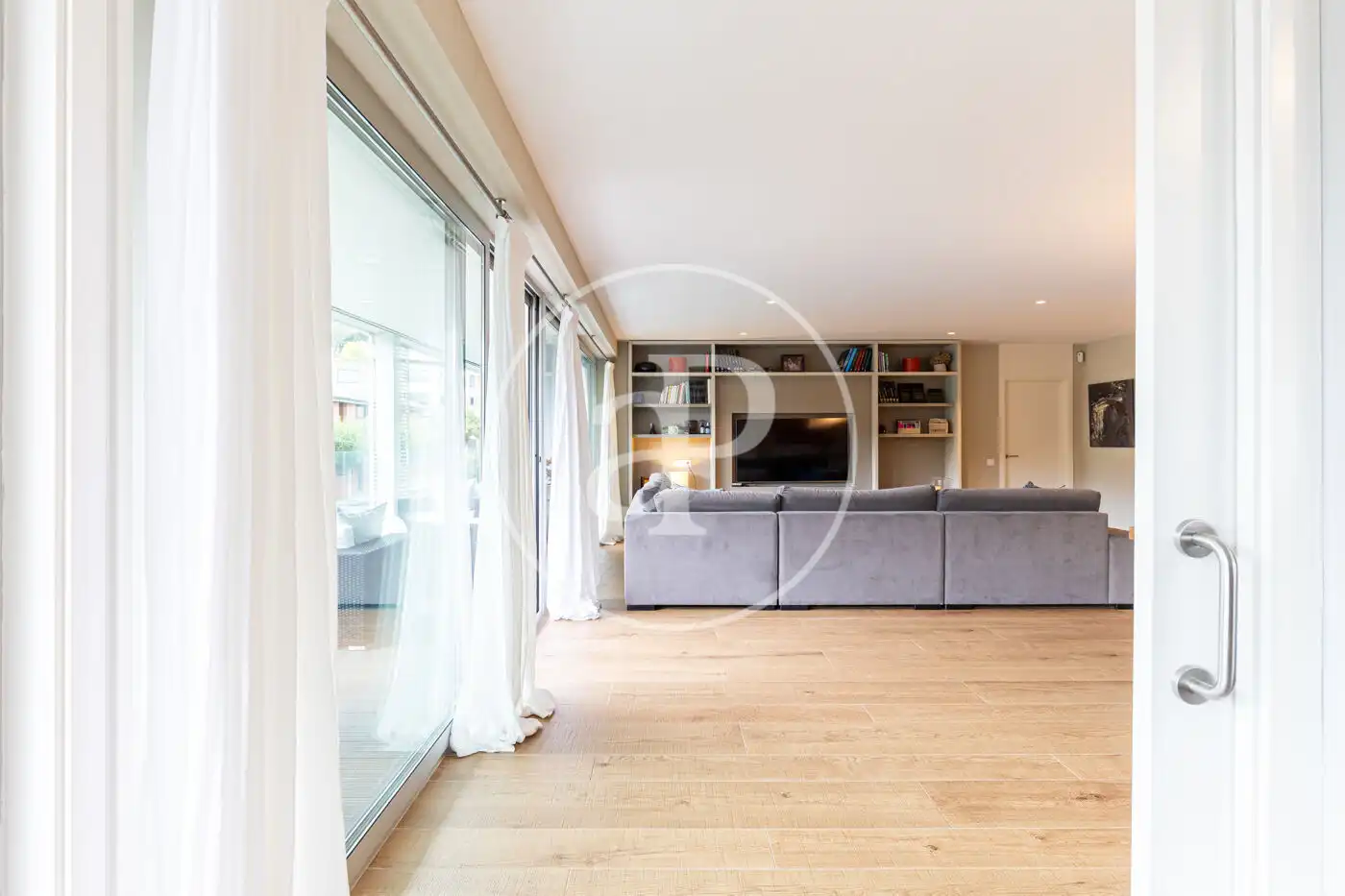 Living room of Flat for sale in Sant Cugat del Vallès  with Air Conditioner, Heating and Private garden