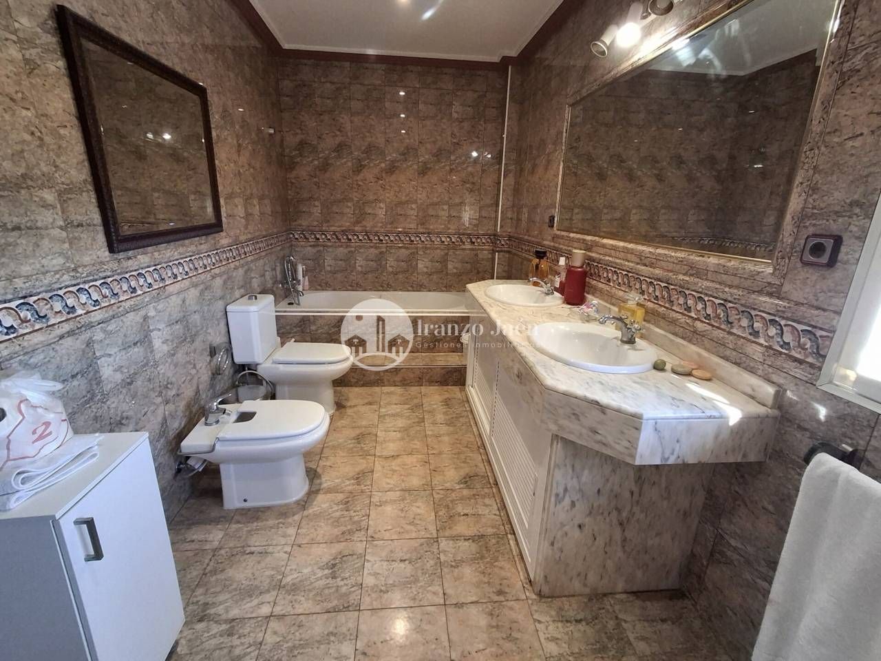 Bathroom of House or chalet for sale in  Jaén Capital  with Air Conditioner, Private garden and Terrace