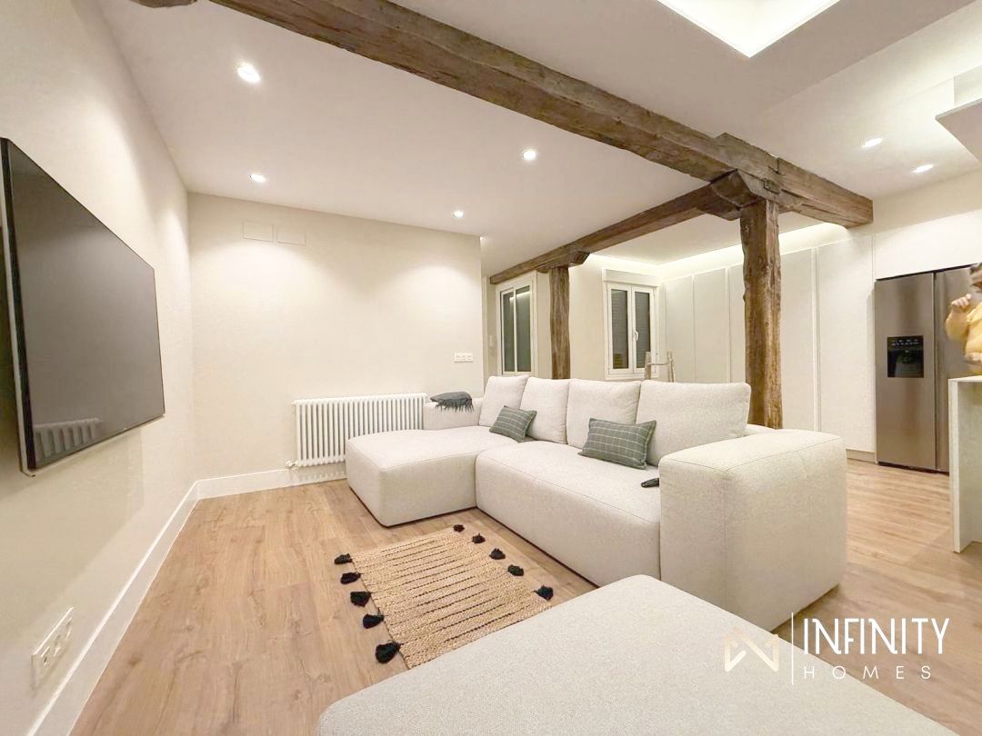 Sala de estar de Piso de alquiler en Bilbao  con Calefacción y Balcón