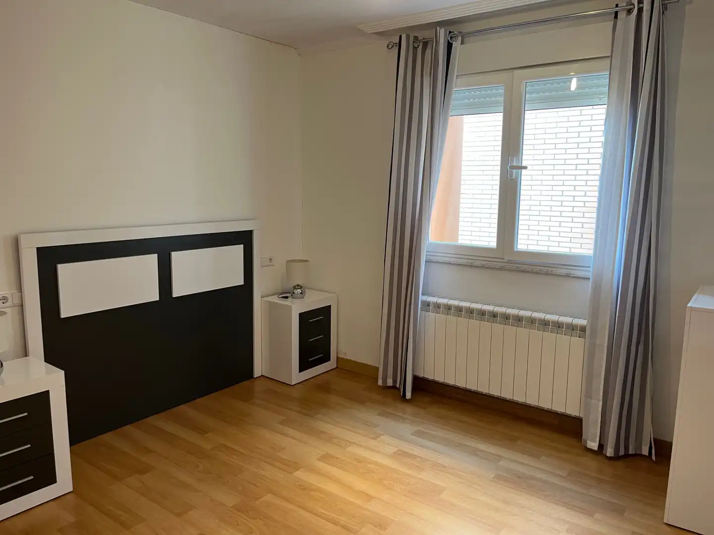 Bedroom of Flat for sale in Castellanos de Moriscos  with Heating, Parquet flooring and Furnished