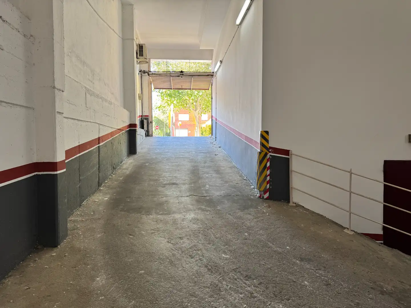 Parkplatz von Garage zur Miete in Girona