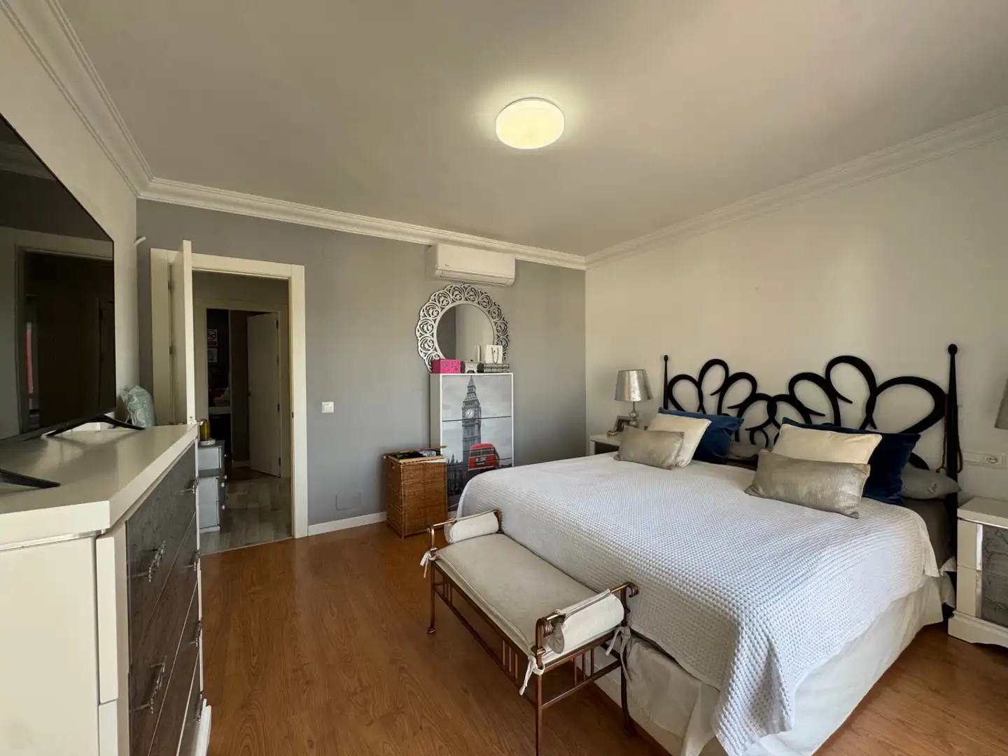 Dormitori de Casa adosada en venda en Alhaurín de la Torre amb Aire condicionat, Jardí privat i Parquet