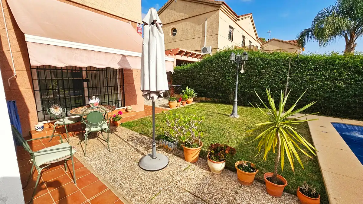 Maison jumelée avec piscine à vendre à Espartinas Pueblo, imagen 2