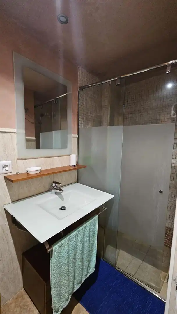 Baño de Piso en venta en Tarazona con Calefacción y Amueblado