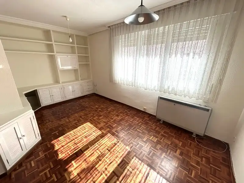 Living room of Flat for sale in Madrid  with Air Conditioner and Heating