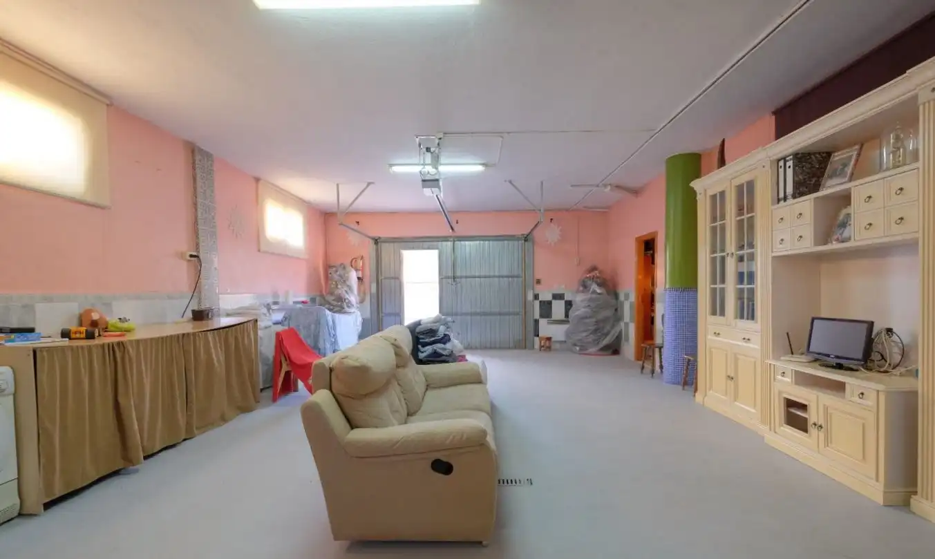 Chalet con terraza en venta en Marisol Park - Ortembach - Los Almendros, imagen 37