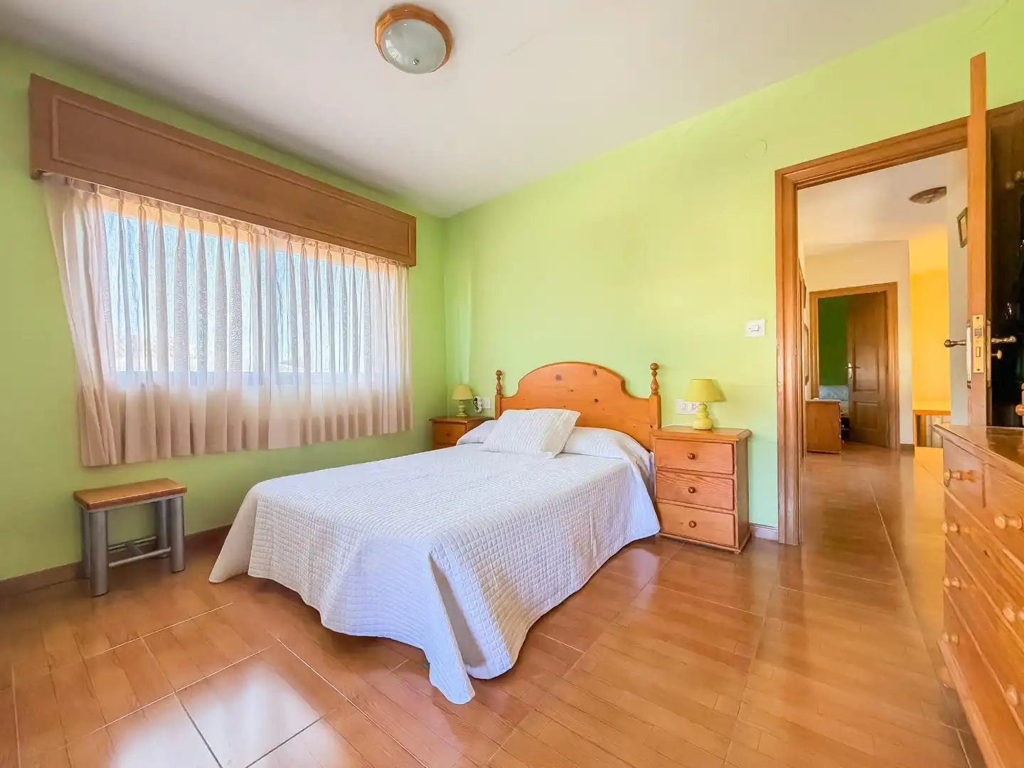 Dormitori de Casa o xalet en venda en L'Eliana amb Aire condicionat, Jardí privat i Terrassa