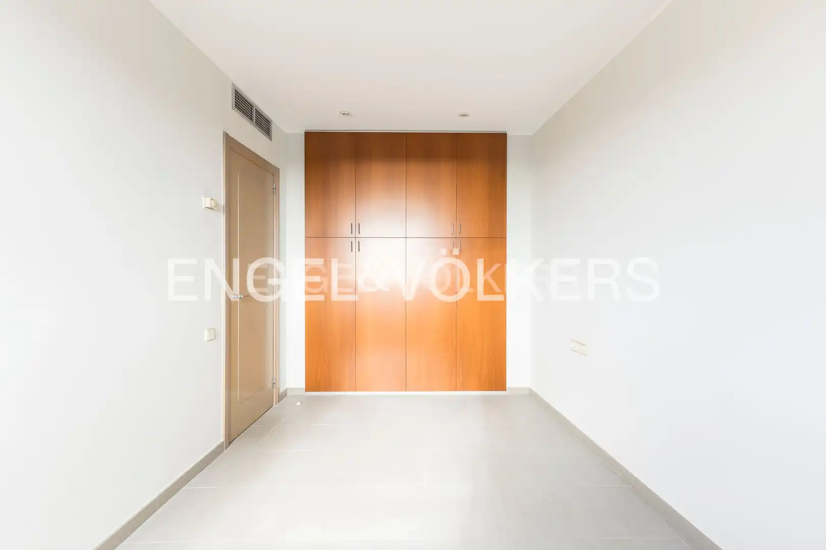 Houses for sale in Barcelona  with Air Conditioner, Heating and Private garden