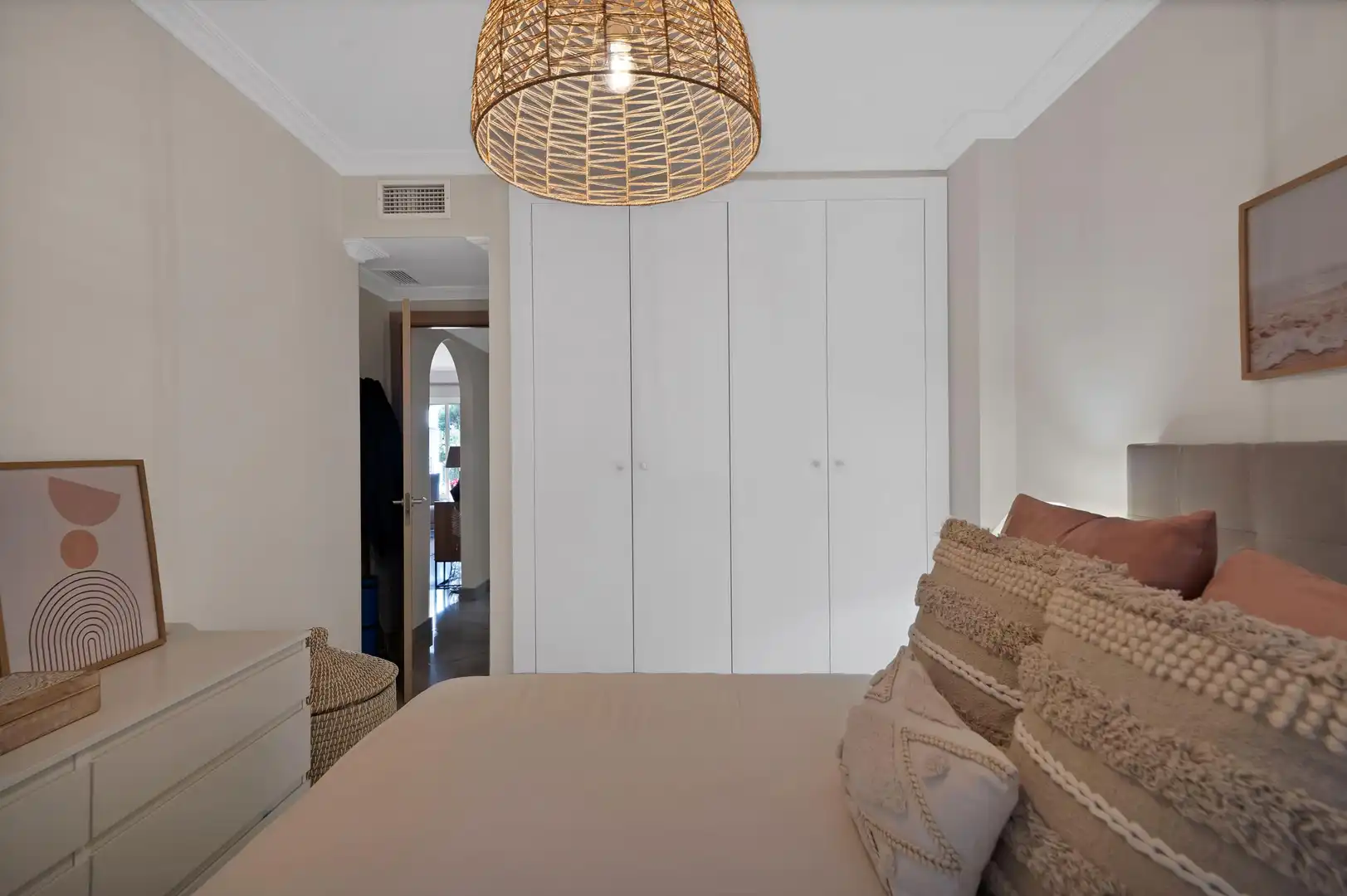 Habitación de Apartamento en venta en Marbella con Aire acondicionado, Calefacción y Jardín privado