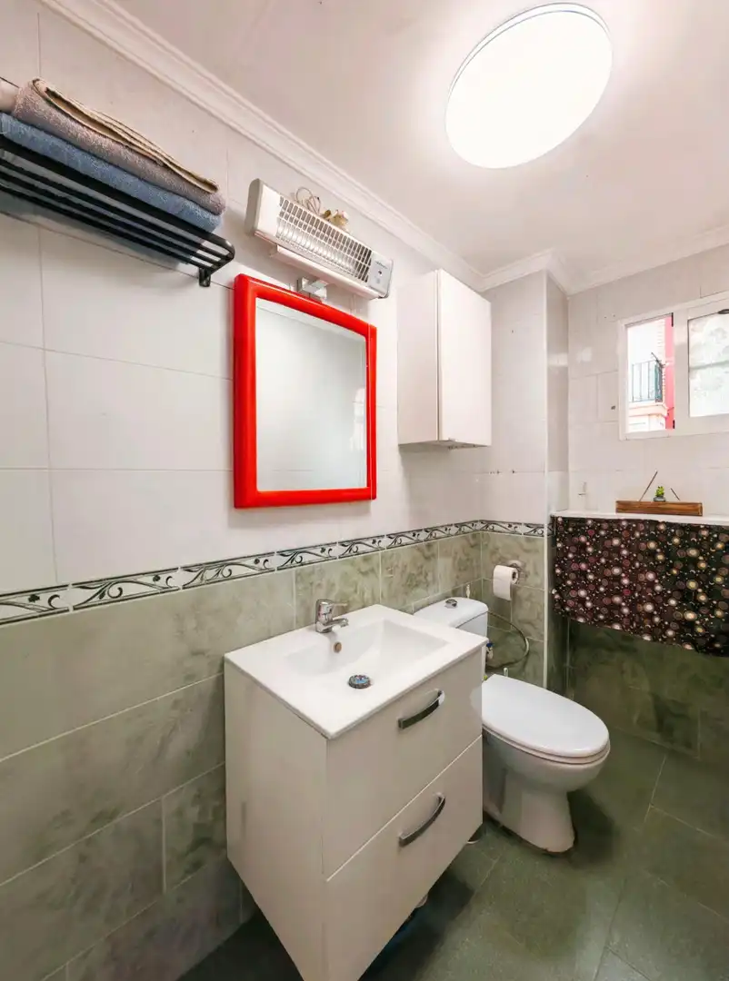 Bathroom of Flat for sale in Cádiz  with Air Conditioner and Terrace