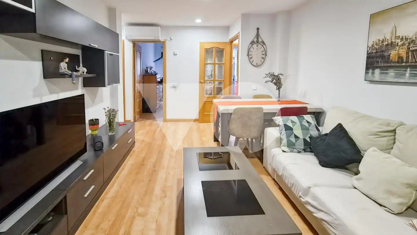 Living room of Flat for rent in Madrid  with Air Conditioner and Parquet flooring
