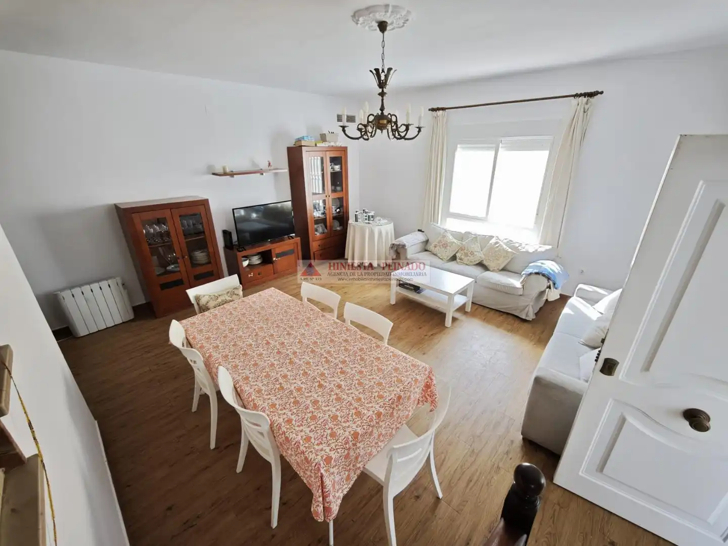 Sala d'estar de Casa o xalet en venda en El Puerto de Santa María amb Aire condicionat i Piscina