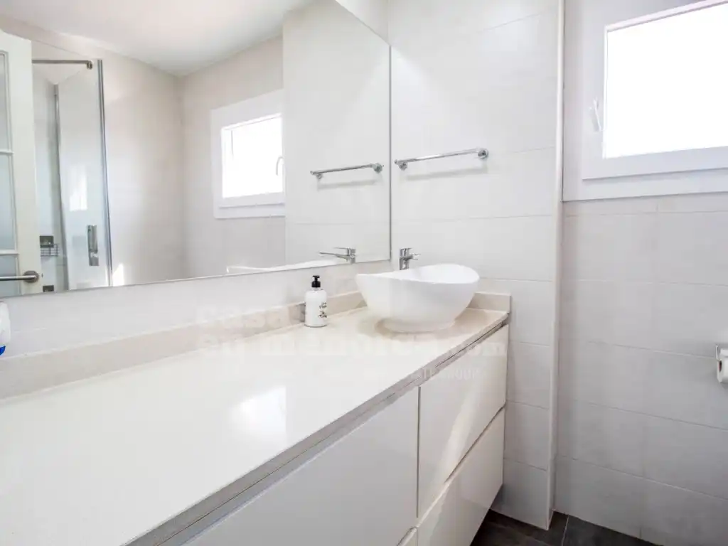 Baño de Piso en venta en Maó - Mahón con Aire acondicionado