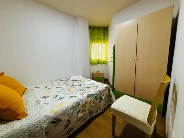 Habitación de Apartamento de alquiler en Águilas con Amueblado
