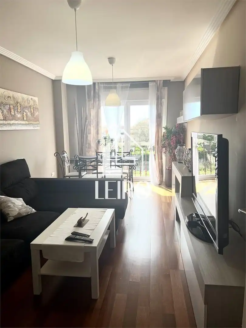Sala d'estar de Dúplex en venda en Cambados amb Calefacció, Terrassa i Moblat