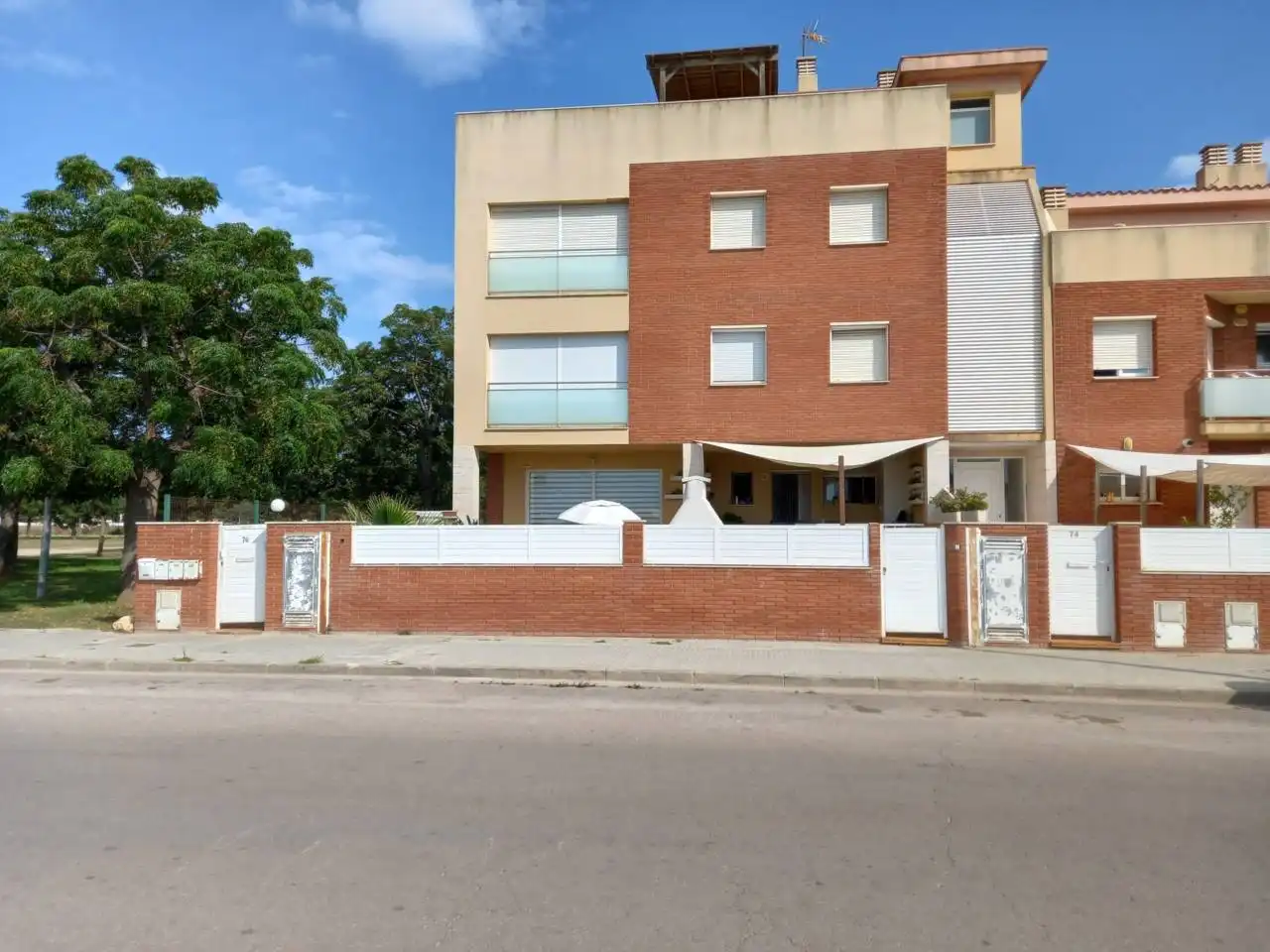 Vista exterior de Piso de alquiler en Cubelles con Aire acondicionado, Calefacción y Jardín privado