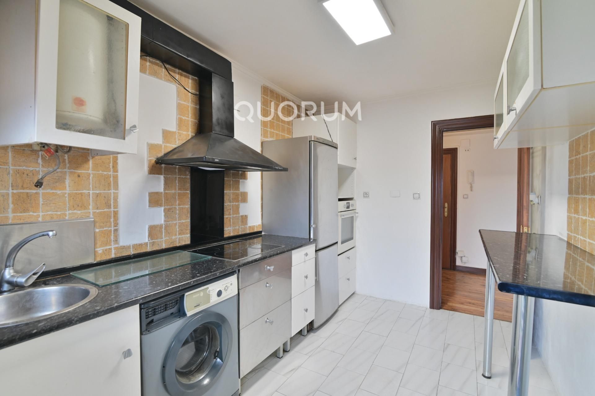 Cocina de Piso en venta en Galdakao con Trastero y Balcón