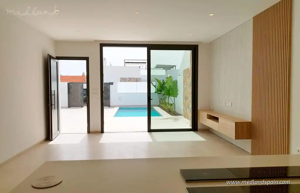Chalet con piscina en venta en San Javier ciudad, imagen 3