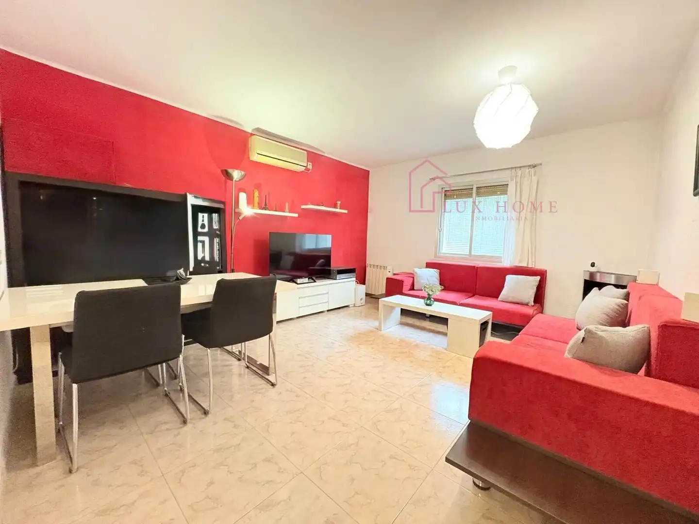 Wohnzimmer von Erdgeschoss zum Verkauf in Santa Perpètua de Mogoda mit Klimaanlage und Heizung