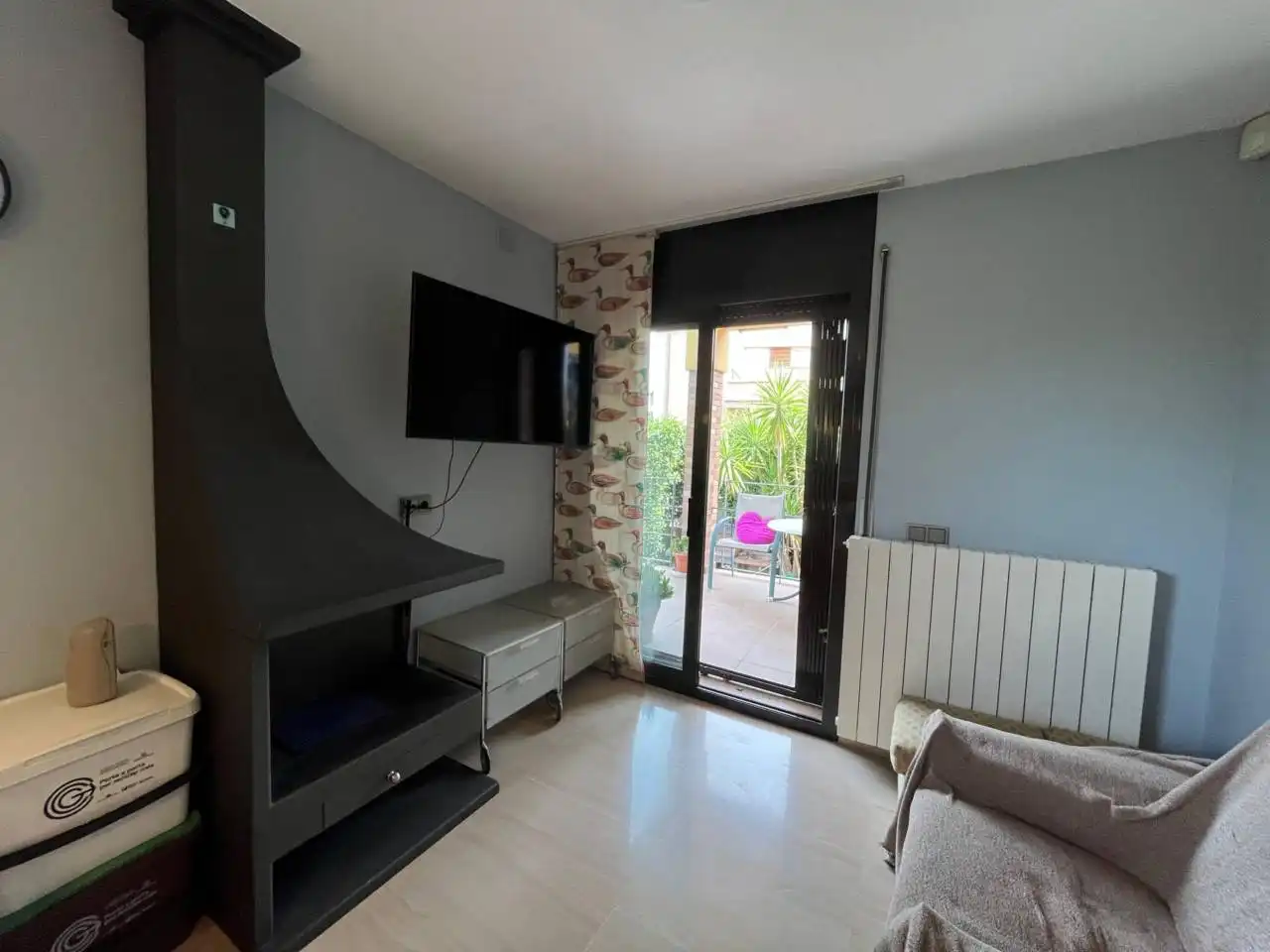 Living room of Houses for rent in Girona  with Air Conditioner, Heating and Terrace