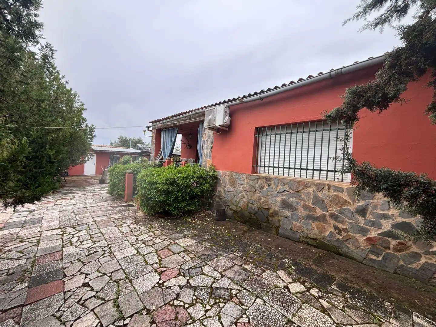 Vista exterior de Casa o xalet en venda en Mérida amb Aire condicionat, Calefacció i Jardí privat