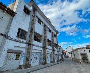 Vista exterior de Edifici en venda en Malpartida de Plasencia