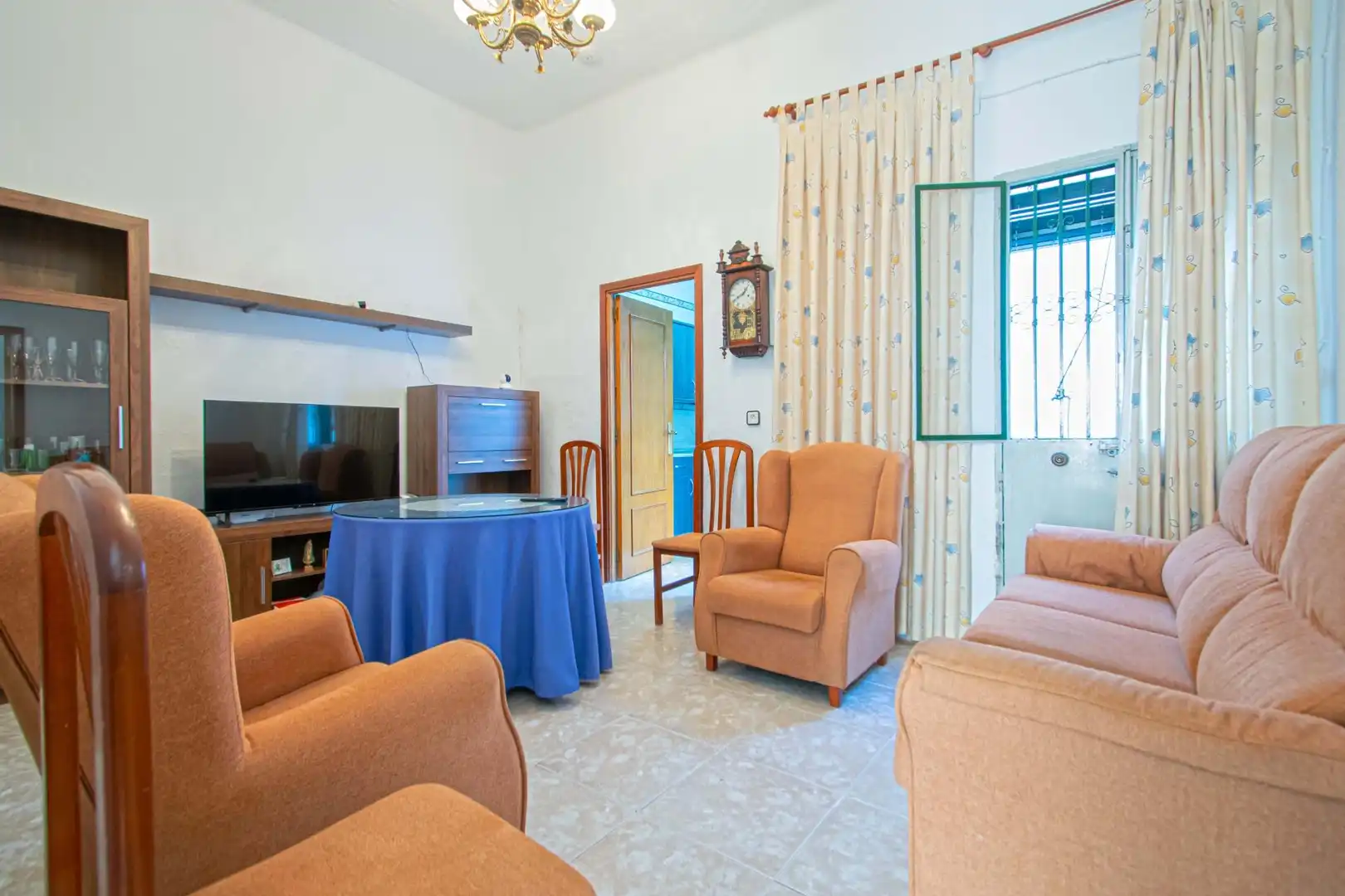 Sala d'estar de Casa o xalet en venda en Sevilla amb Aire condicionat, Calefacció i Terrassa