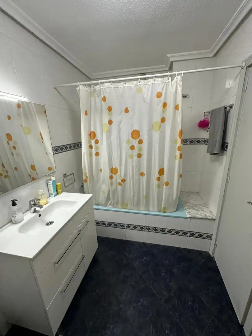 Baño de Piso para compartir en Molina de Segura