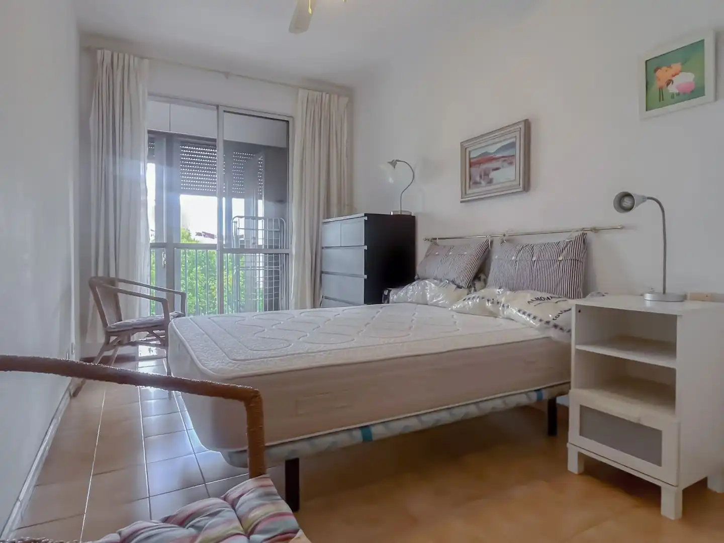 Schlafzimmer von Wohnung zur Miete in Sevilla mit Klimaanlage, Heizung und Terrasse