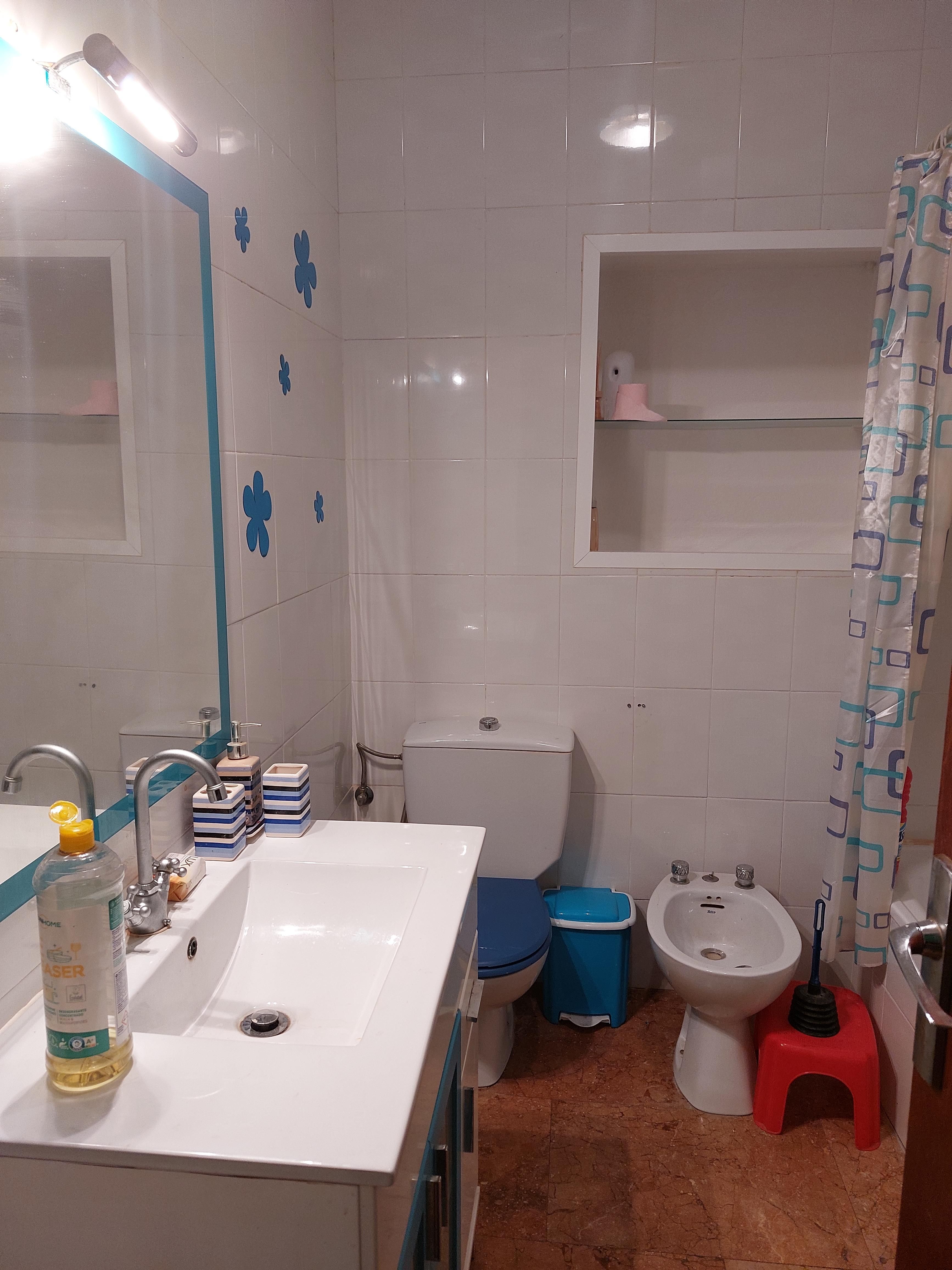 Bany de Pis en venda en Montoro amb Terrassa