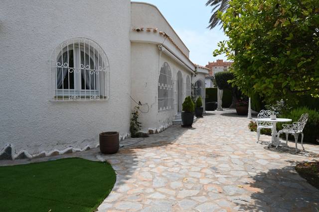 Casa-chalet en Venta en Veneziola