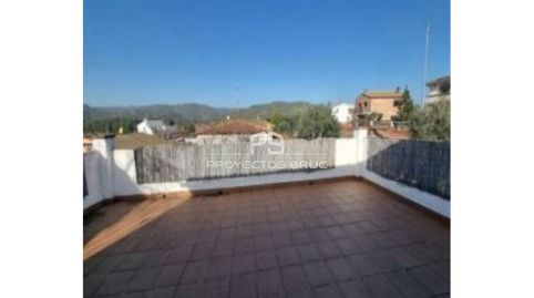 Fonollosa en Canet de Fals  Torre a reformar con amplia parcela  Infórmese