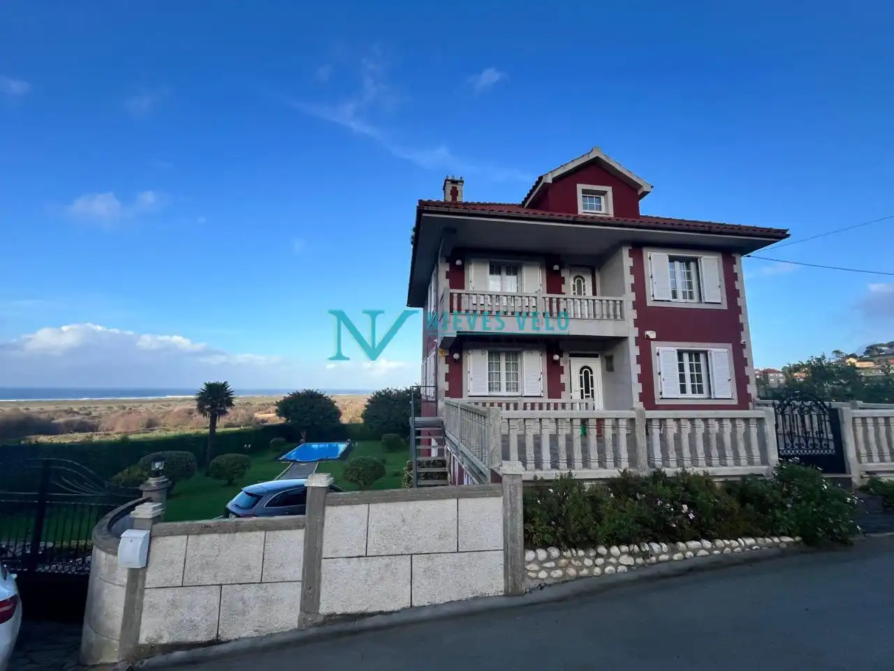 Außenansicht von Haus oder Chalet zum Verkauf in Carballo mit Heizung, Privatgarten und Möbliert