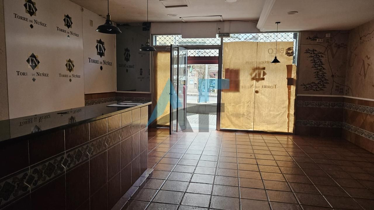 Local en venta en Av Santiago, Ventiun