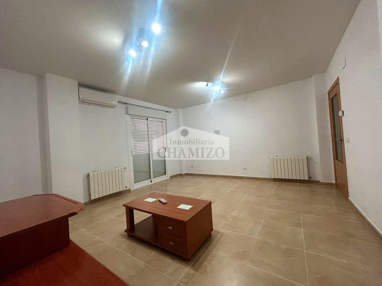 Living room of Flat for sale in Villanueva de la Serena  with Air Conditioner, Heating and Storage room