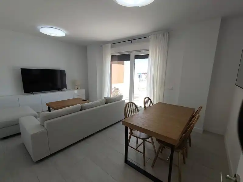 Sala de estar de Ático de alquiler en Estepona con Aire acondicionado, Calefacción y Jardín privado