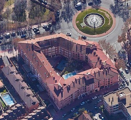 Vista exterior de Dúplex en venda en Alcalá de Henares amb Calefacció, Parquet i Traster