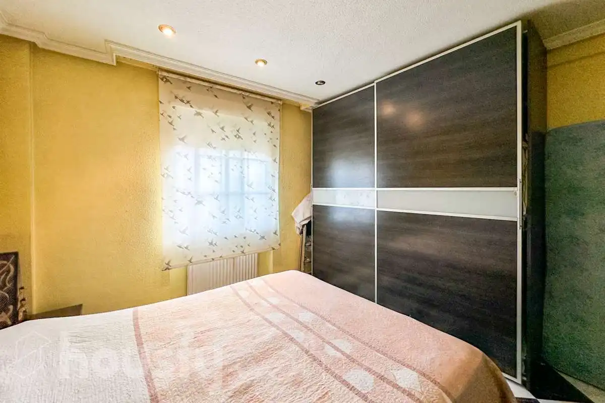 Bedroom of Flat for sale in Móstoles  with Air Conditioner, Terrace and Storage room