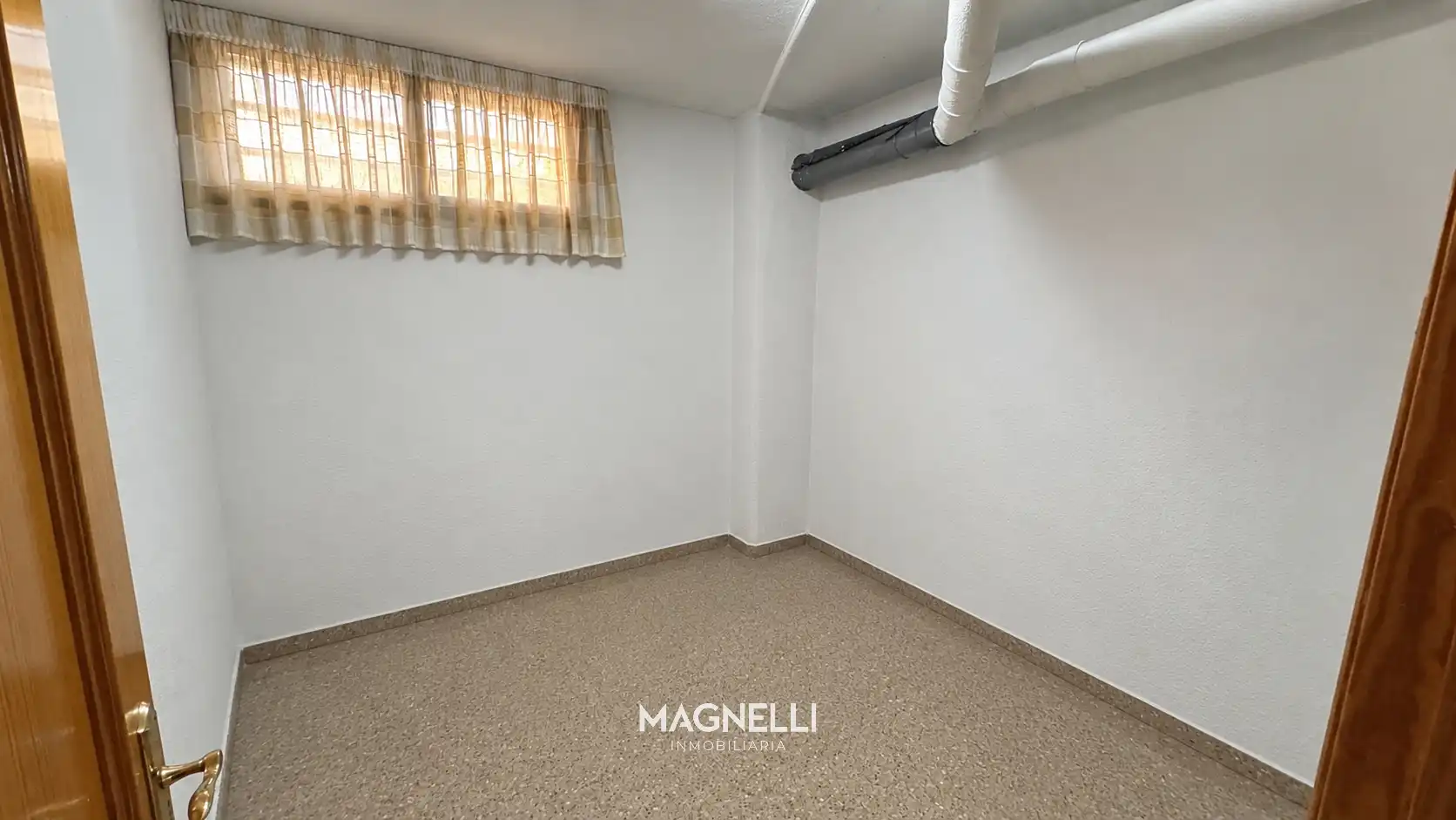 Casa adosada en venta en Elda con Jardín privado, Amueblado y Balcón