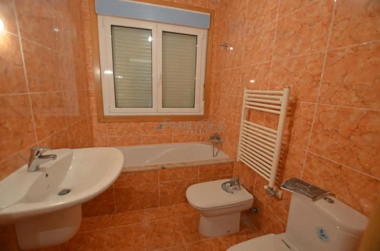 Baño de Casa o chalet en venta en Oia con Calefacción, Jardín privado y Terraza
