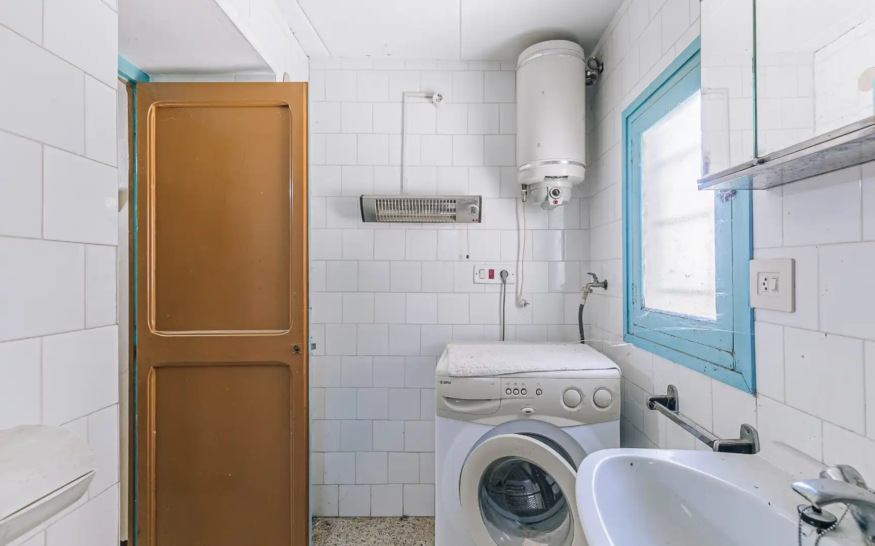 Baño de Finca rústica en venta en Navès con Calefacción, Jardín privado y Terraza