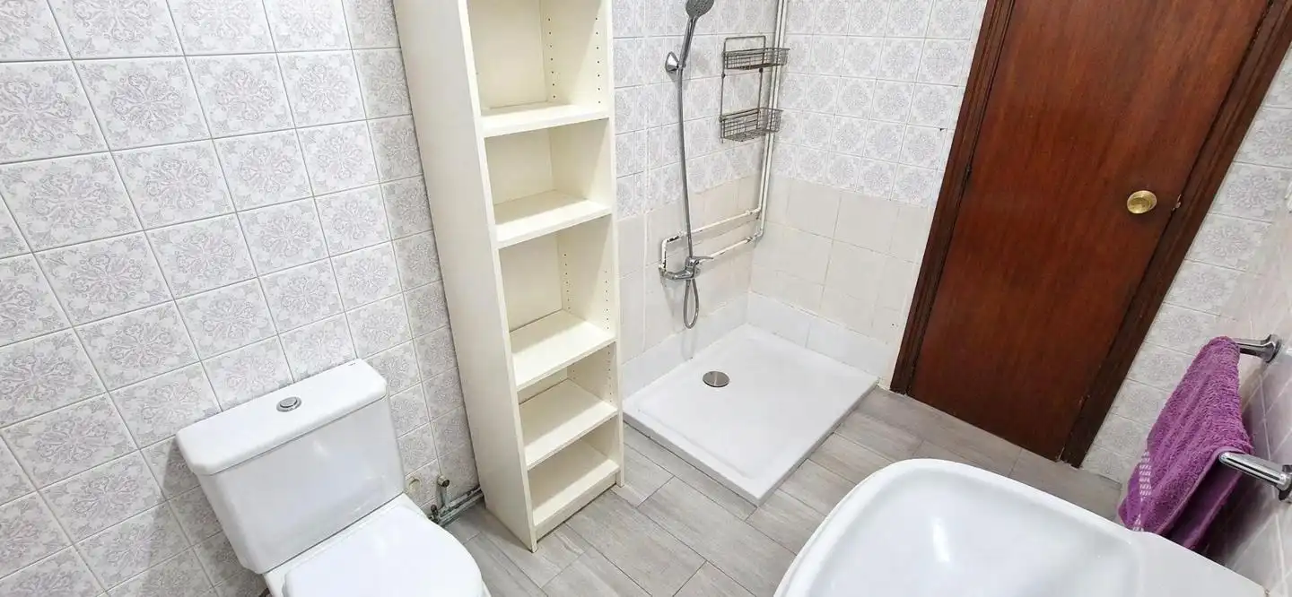 Badezimmer von Wohnung zum Verkauf in Elche / Elx mit Abstellraum und Möbliert