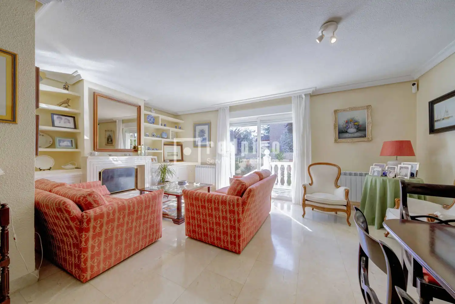Living room of Houses for sale in Pozuelo de Alarcón  with Air Conditioner, Heating and Parquet flooring